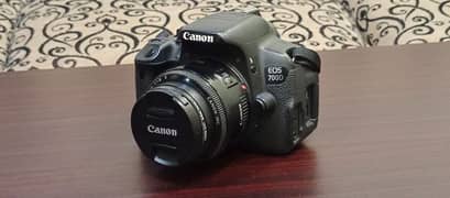 Dslr canon 700d with box