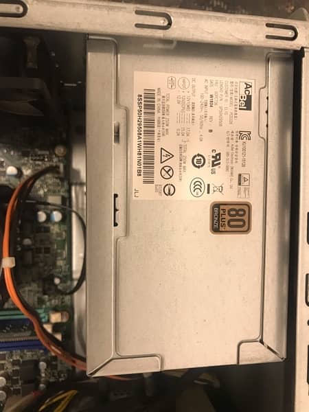 Lenovo intel(R)Xeon(R)CPU E3 -1220vs   500 Gb Hard Disc 8 agh Ram 6