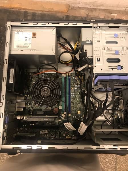 Lenovo intel(R)Xeon(R)CPU E3 -1220vs   500 Gb Hard Disc 8 agh Ram 7