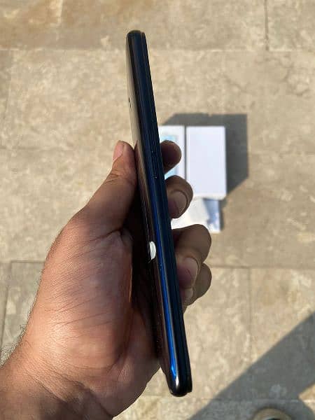 Oppo Reno 2 / Z 8 GB Ram 256 memory 9