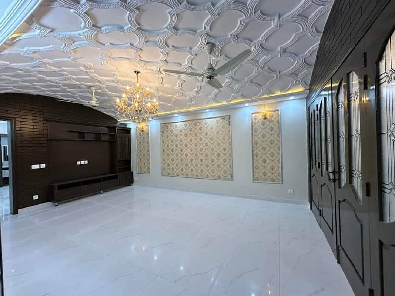 10 Marla Beautiful House For Rent In Overseas A Block Bahria Town Lahore 6