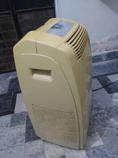 1 ton portable ac in geniune condition