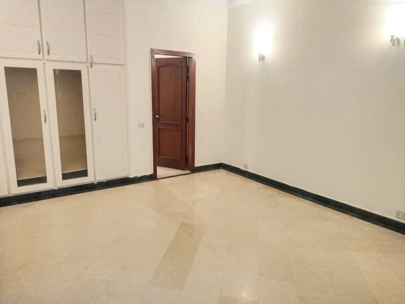 One Kanal Upper Portion Available For Rent In DHA Lahore 8