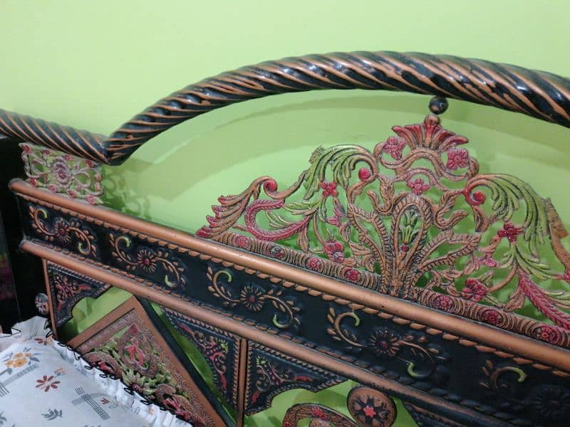 Iron Bed with mattress and dressing table, Size medium 5