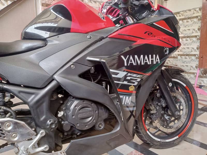 Yamaha YZF-R3 2018 4