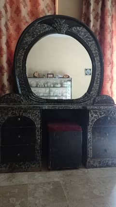 Dressing table 0