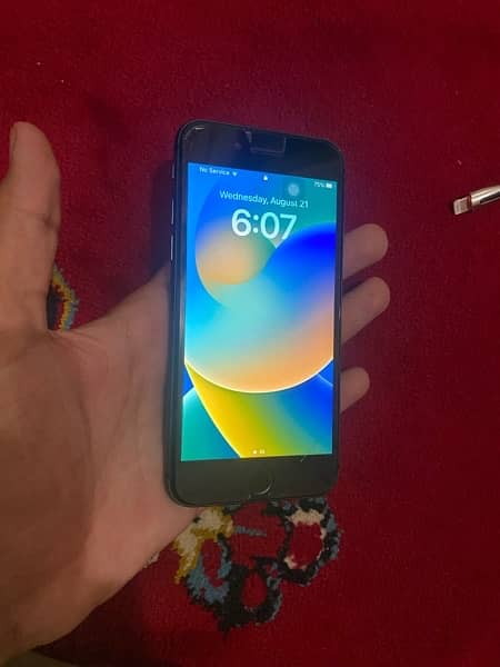 i phone 8 64 gb condition 10+10 no aprof 5