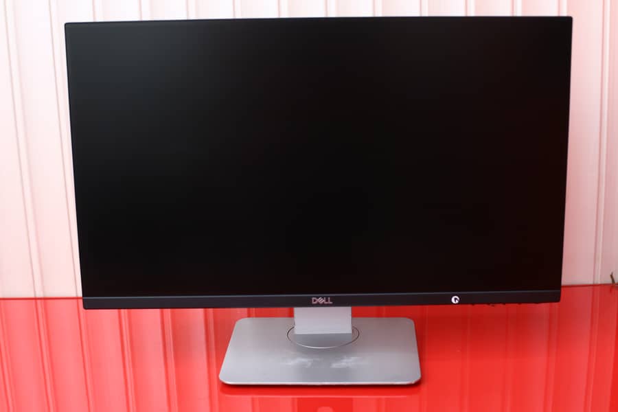 DELL 22 & 24 inch  IPS  LED Monitor Available 1