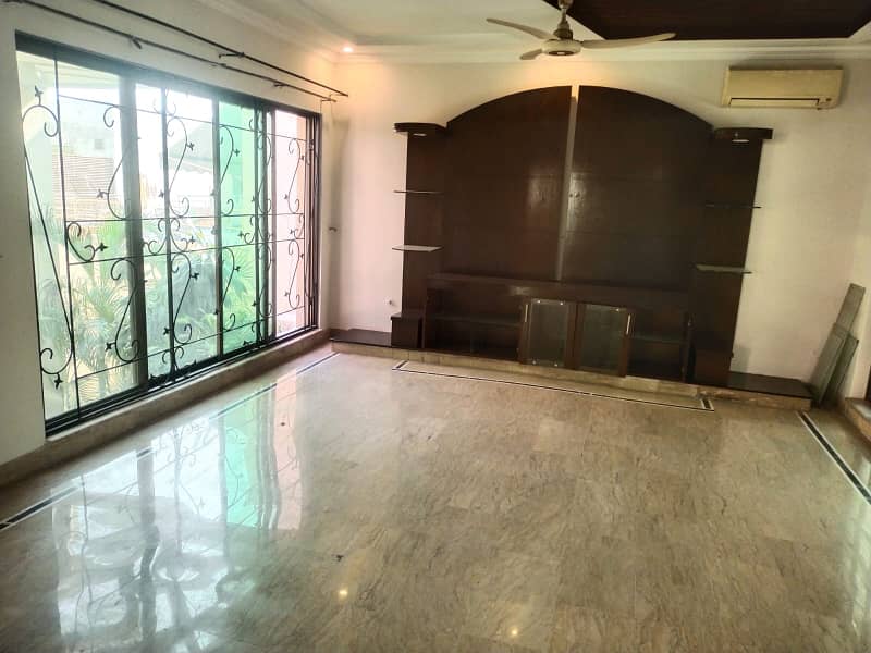 One Kanal Full House Available For Rent in DHA Lahore Cantt 8