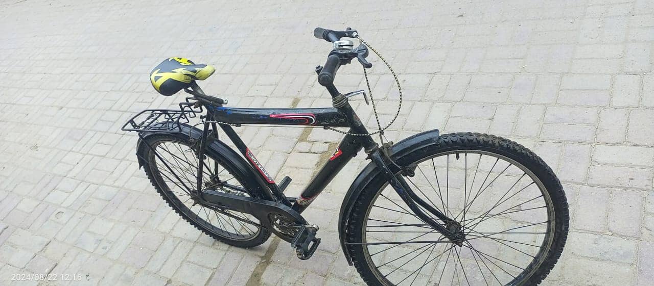 Bicycle on sale in Good condition 3