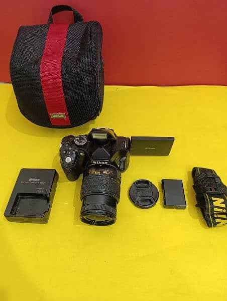 Nikon D5200 with 18-55mm VR lens 4