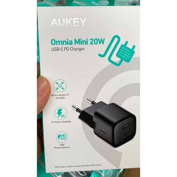 Aukey omnia mini 20w with cable 1