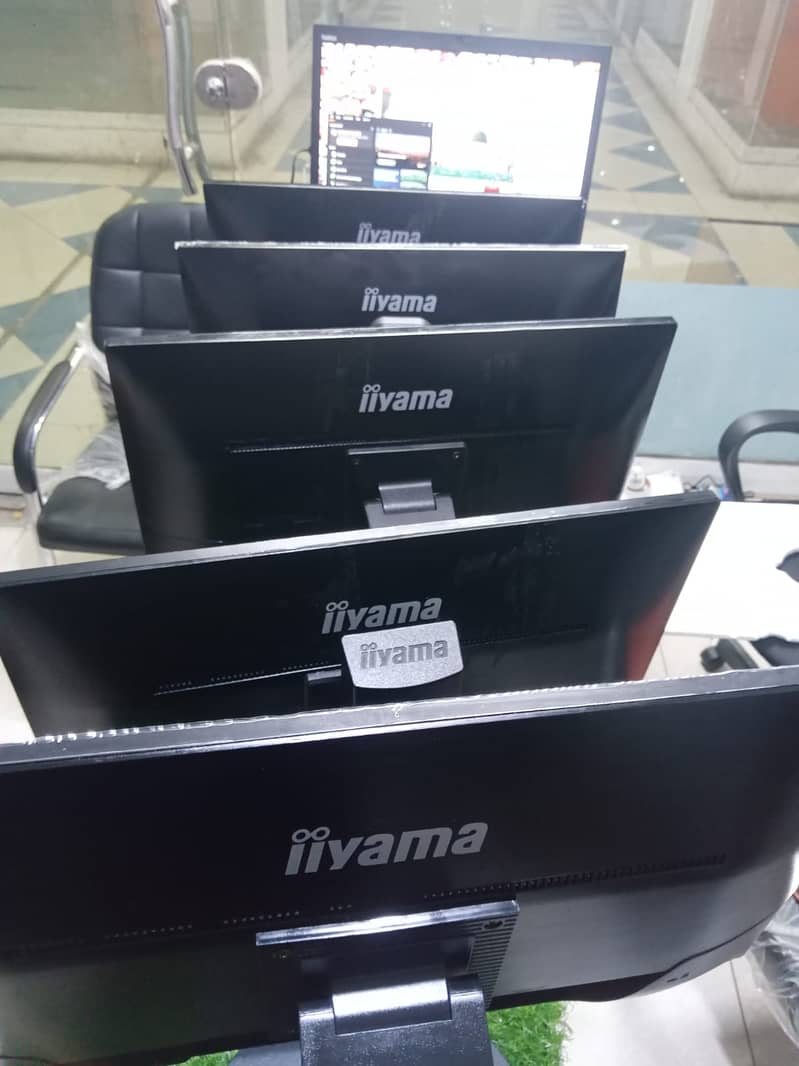 led 24" IIyama 9