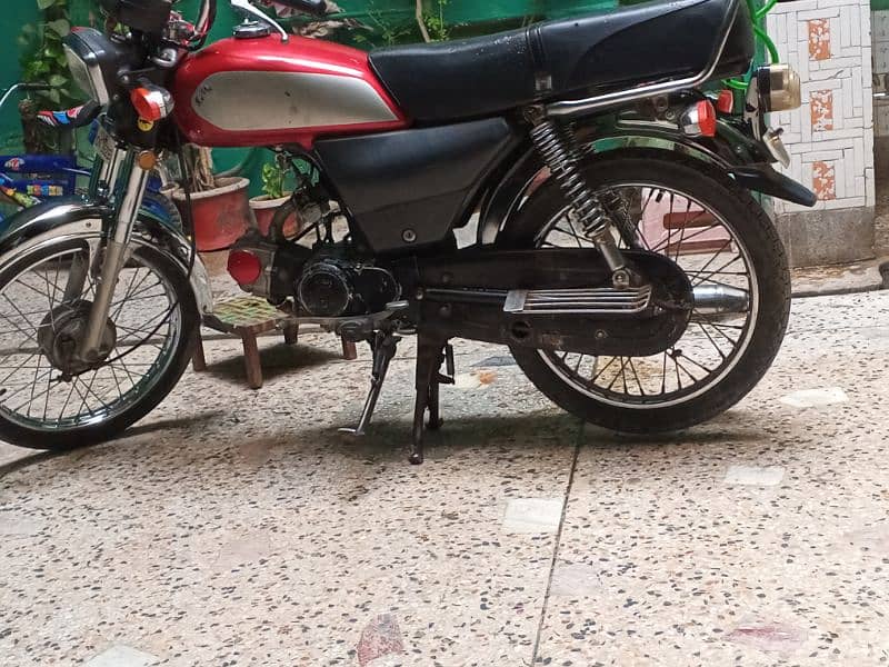 Honda 70 4model Islamabad number  double Saman 0