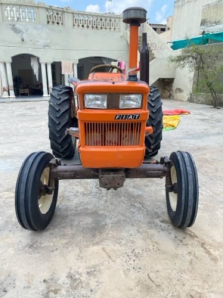 72 model tractor in good condition 1