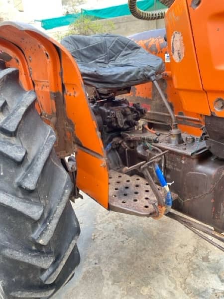 72 model tractor in good condition 3