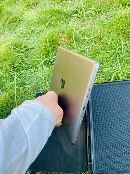 iPad 8 Generation 128GB 4