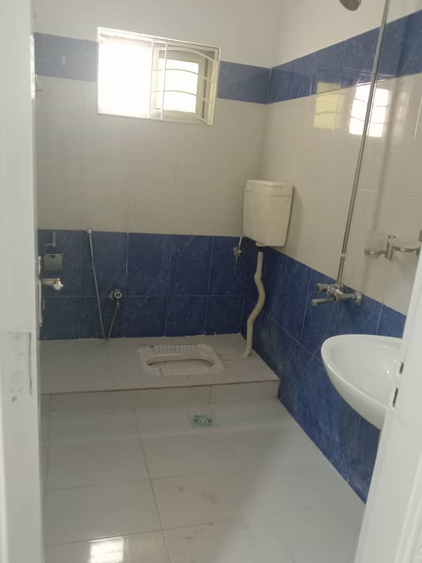 3 bahd upper Portion available for rent 7