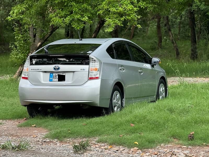 Toyota Prius 2011 7