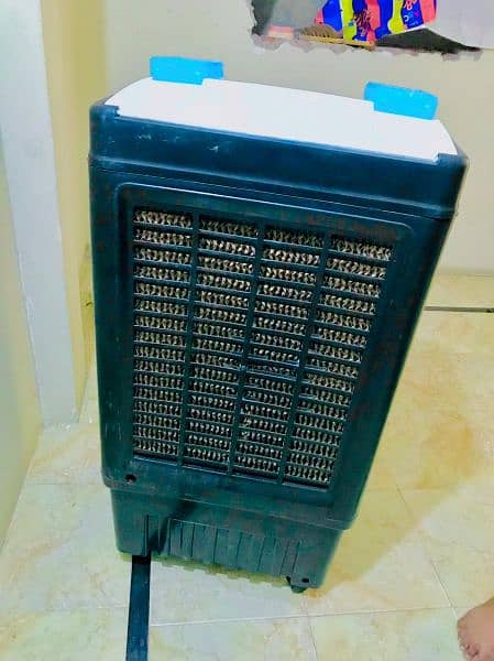 new air cooler only one month used. . . 1 year warranty . . . 4