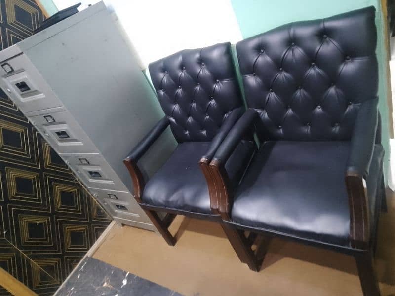 Office furniture available for sale 9