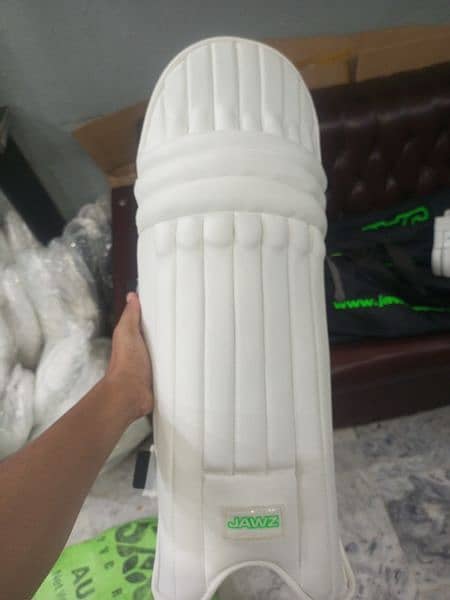 Jawz cricket pads 0