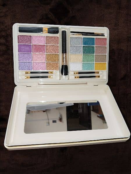 Professional Makeup kit 6