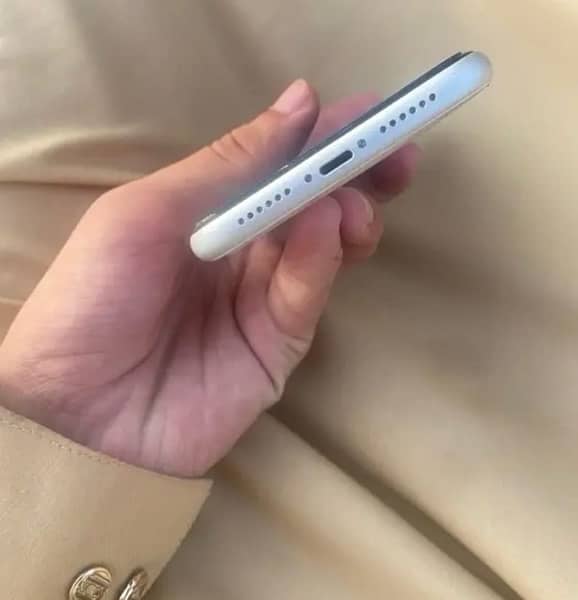 iphone xr 64 gb (jv) 5