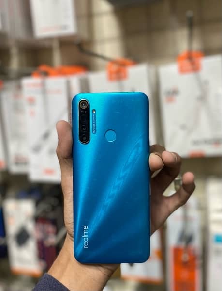 realme 5i 0