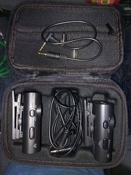 Boya WM4 Pro wireless microphone 1