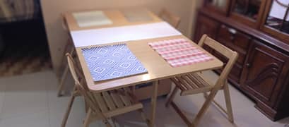 Wooden foldable Dinning and 4 Chairs