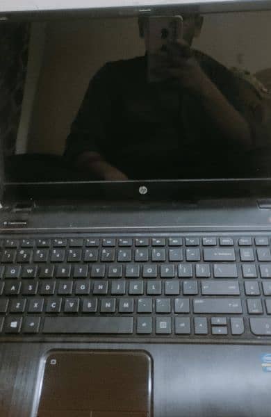 I am selling hp laptop 2