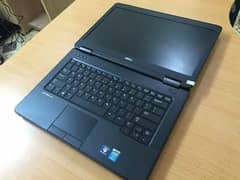 Dell Laptop 
Ram 4GB
SSD 16 GB
Windows 10