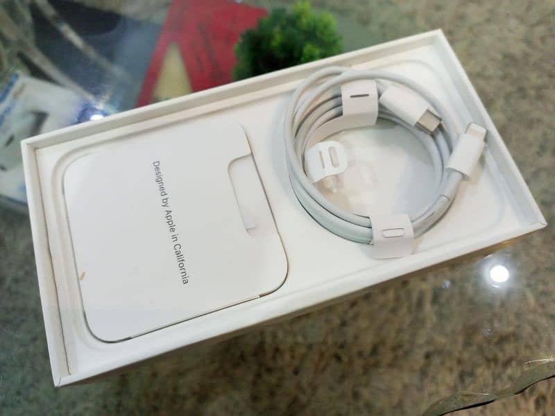 iphone 12 with Box complete accessories 8