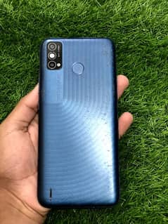 Tecno spark 6 go  yeh mobile ka name hai or box bhi available hai