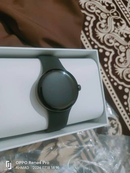 Google pixel watch just box open 1