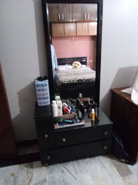 wooden bed (Price Negotiable) 7