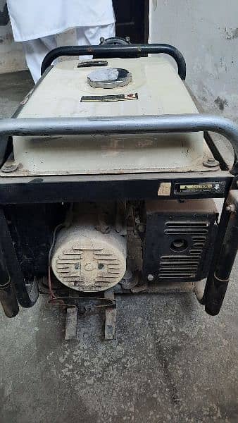 2.5kv Generator, Top Japanese Quality, very less used 3