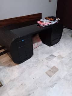 black wooden table (Price Negotiable)