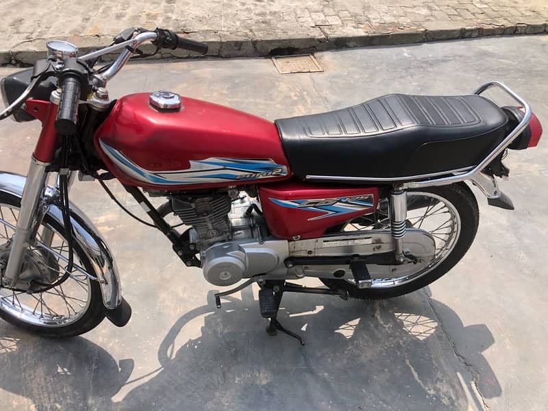 Honda CG125 model 2017 4