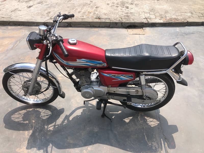 Honda CG125 model 2017 5