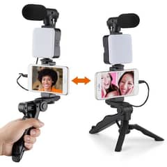 Smartphone Vlogging Kit With Tripod Phone Holder Mini Microphone