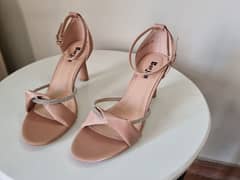 brand new borjan heels 0