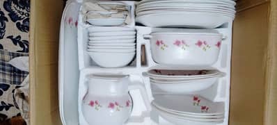 White and floral Dinner set