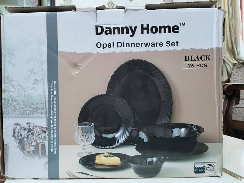 Dominant Black Dinner set 0