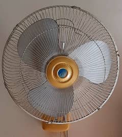 Innayat bracket fan in good condition for sale 0