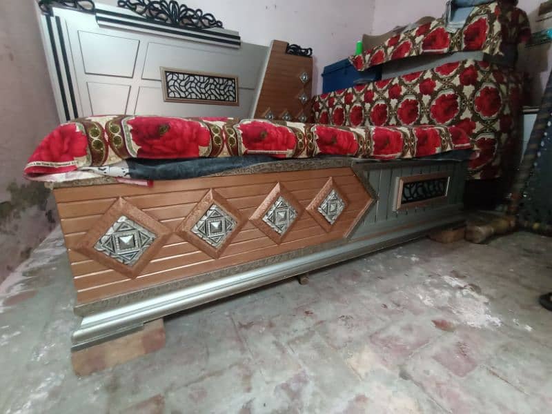 Bed set  dressing Bartan almari 3