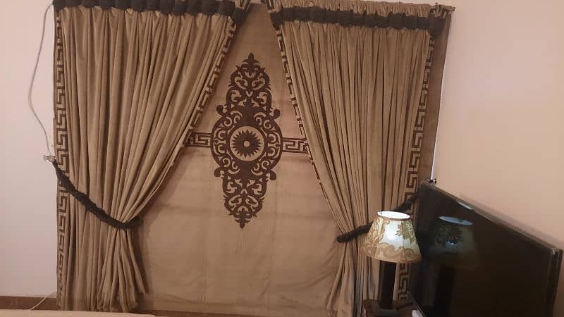 excellent condition curtains and blind set for sale 2