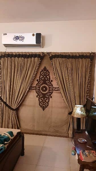 excellent condition curtains and blind set for sale 3