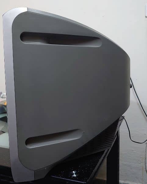 Sony trinitron 21" TV 4